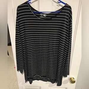 Terra & Sky Black and White Oversized 3/4 Sleeve Tee
